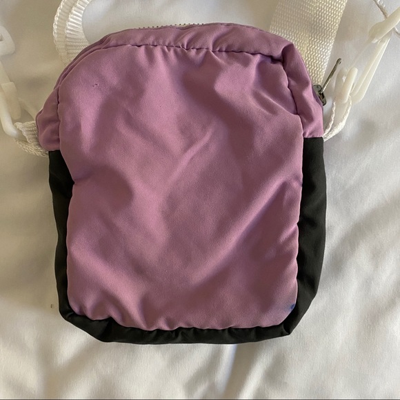 Nike Crossbody Bag - Picture 3 of 5